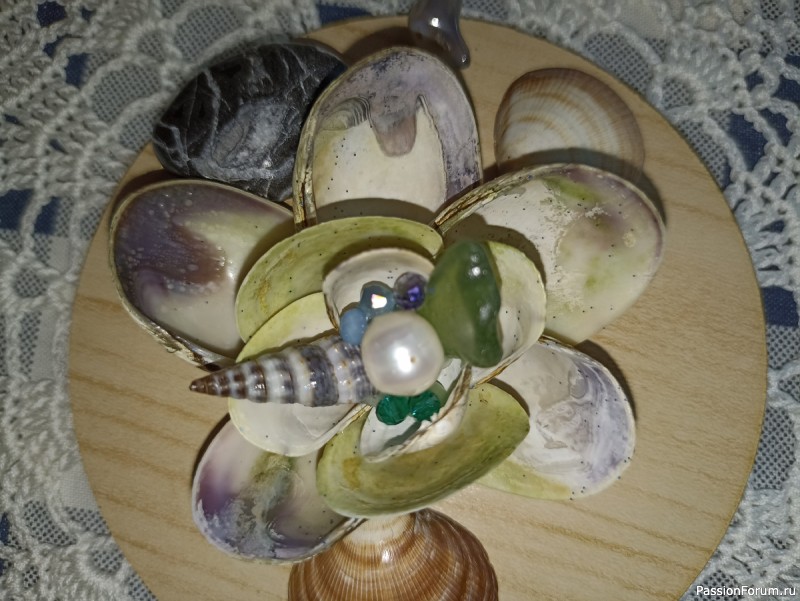 Цветок из ракушек