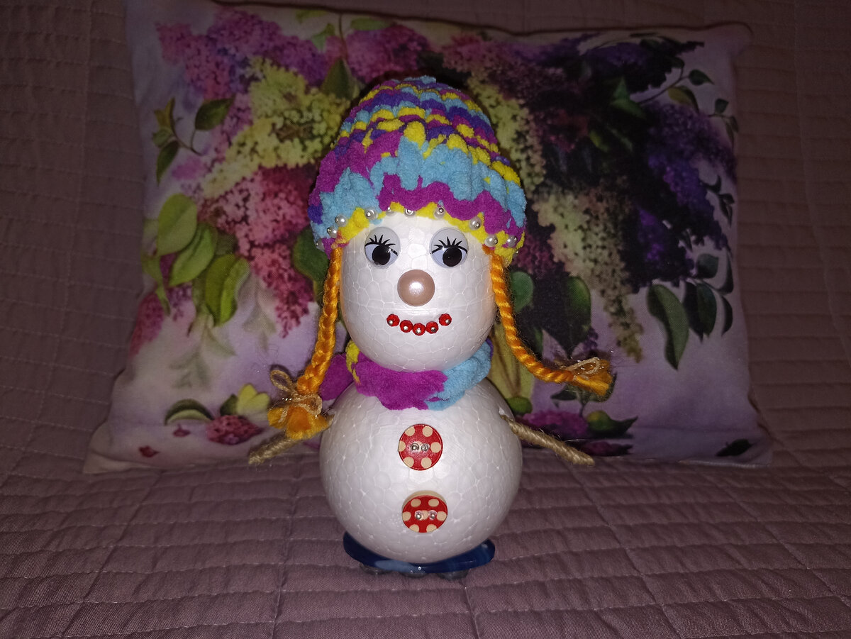 Рукодельный снеговик. Фото автора.