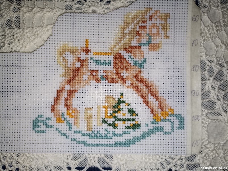 Лошадка-игрушка на новогоднюю ёлочку