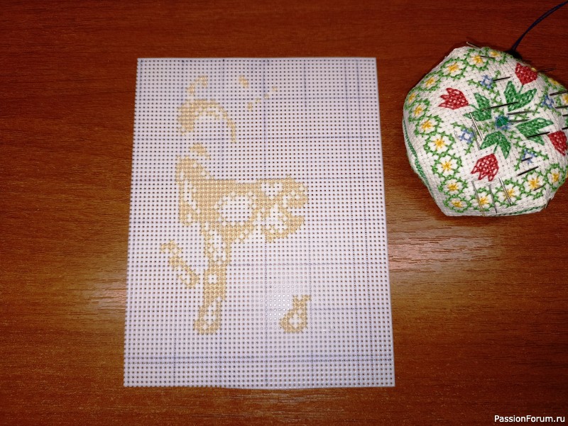 Лошадка-единорожка. Вышивка.