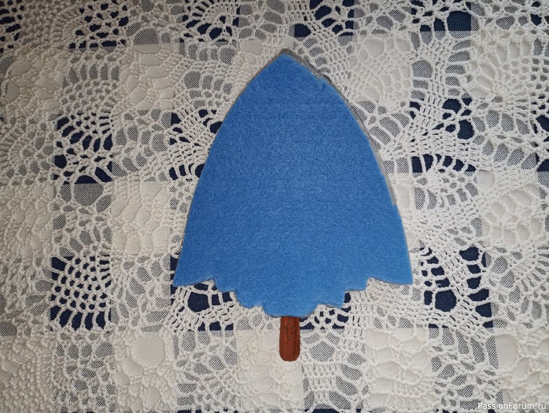 Голубая стеклянная ёлочка