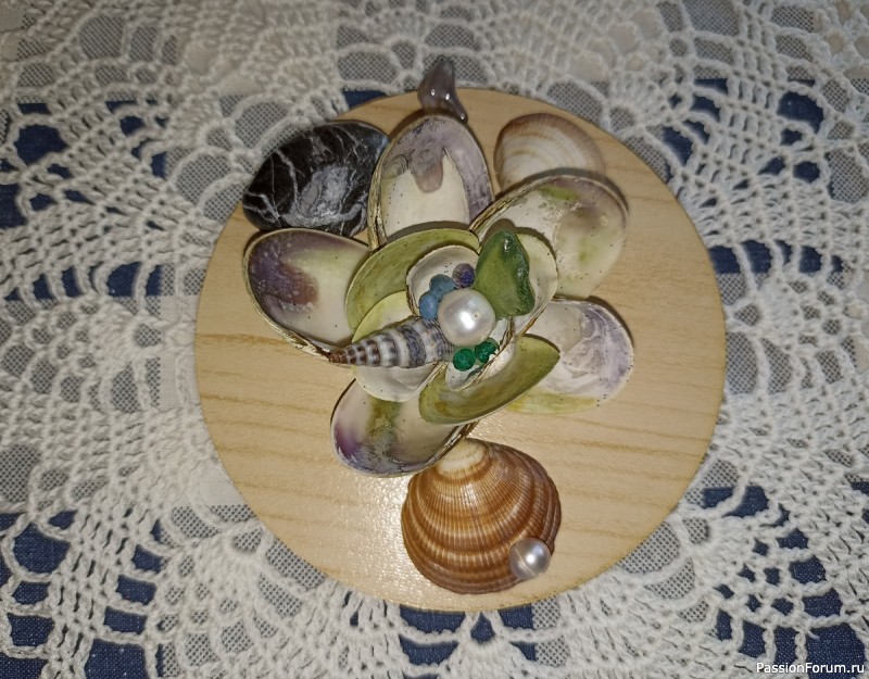 Цветок из ракушек