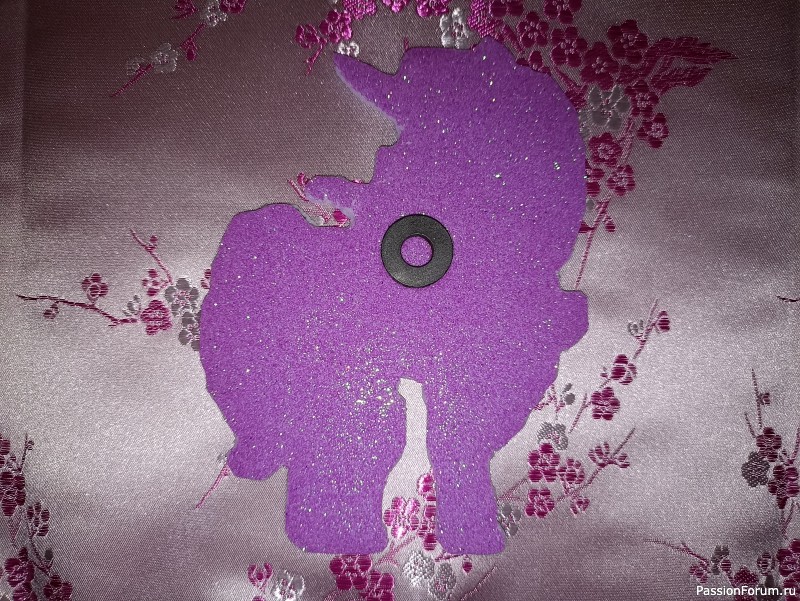 Лошадка-единорожка. Вышивка.