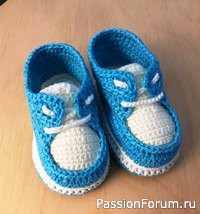 Пинетки-ботиночки, вязаные крючком
