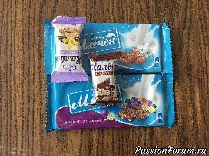Мой любимый молочный шоколад и халва. Мой любимый молочный шоколад и халва.