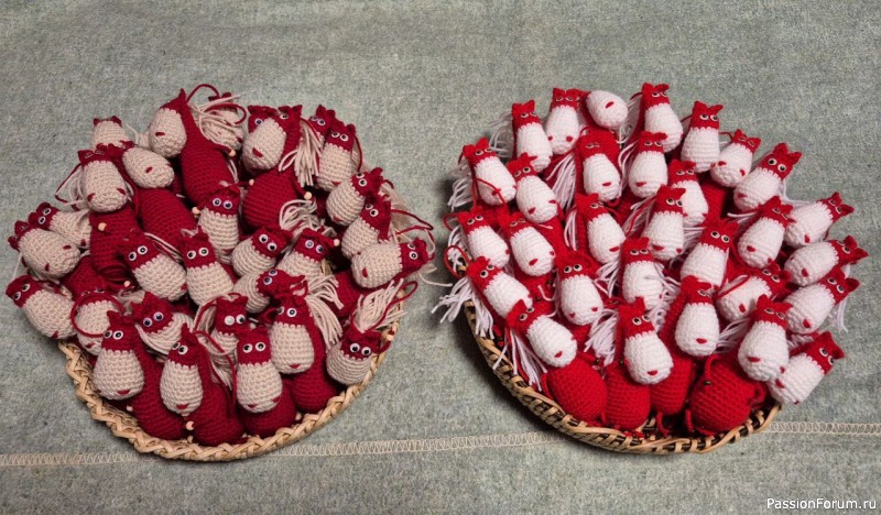 Лошадки символ 2026 года крючком