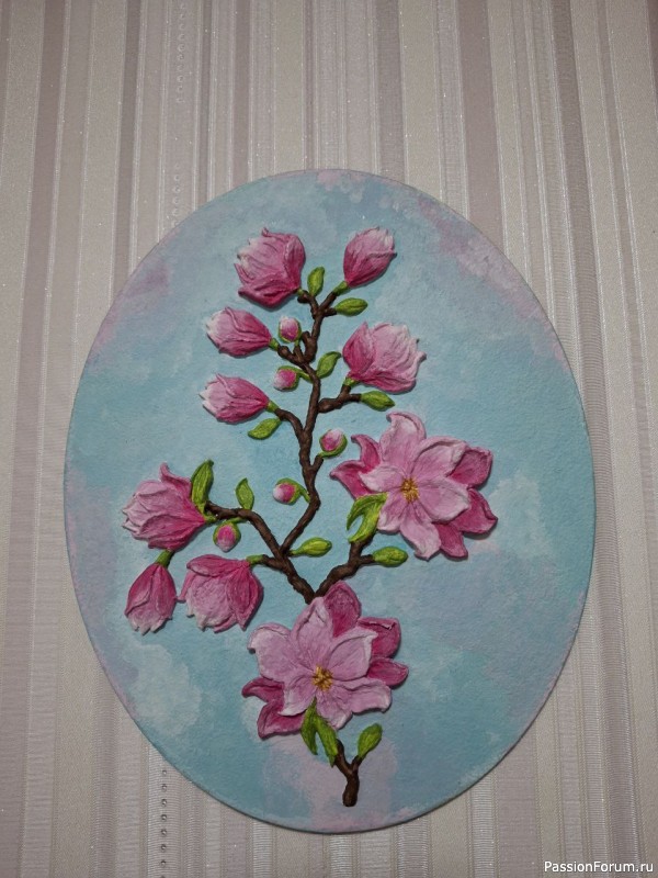 Панно "Магнолия" из папьемаше и гипса