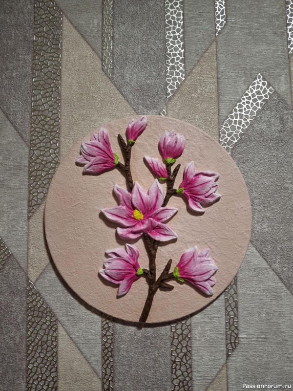 Панно "Магнолия" из папьемаше и гипса