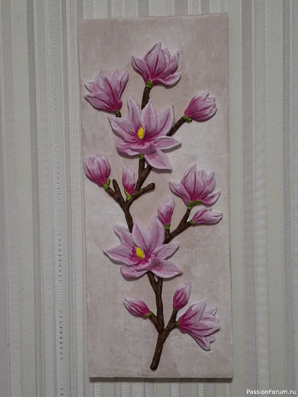 Панно "Магнолия" из папьемаше и гипса