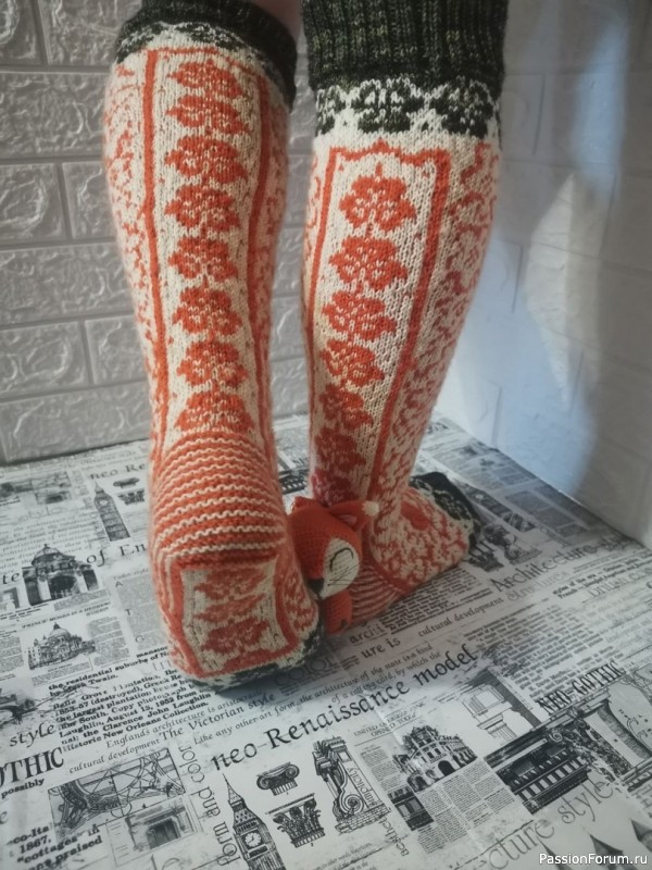 Пятка бабушки Альмы в жаккарде: делюсь техническим опытом 🦊🧶