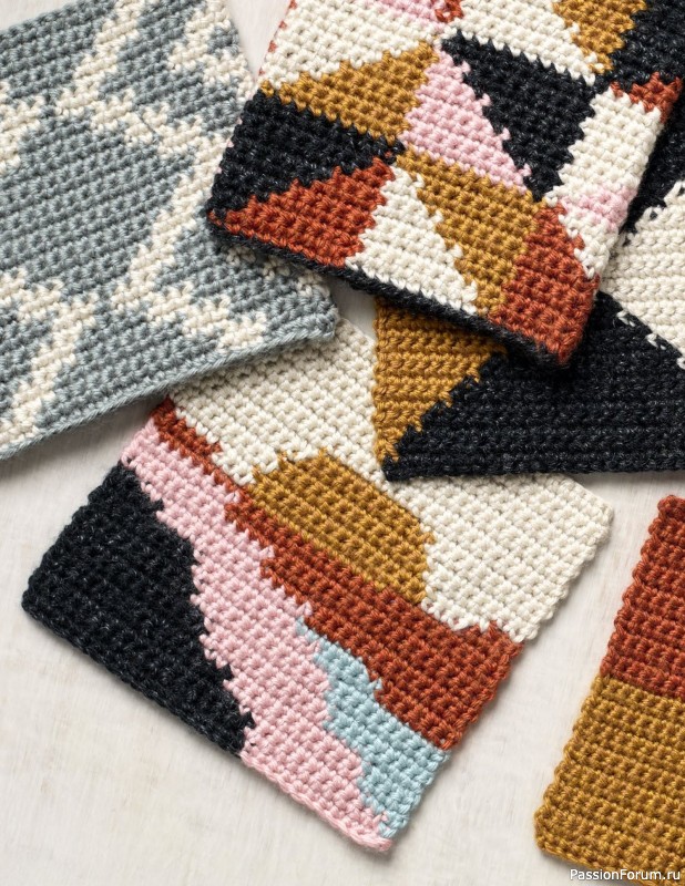Вязаные проекты в книге «Modern Guide to Colorwork Crochet».