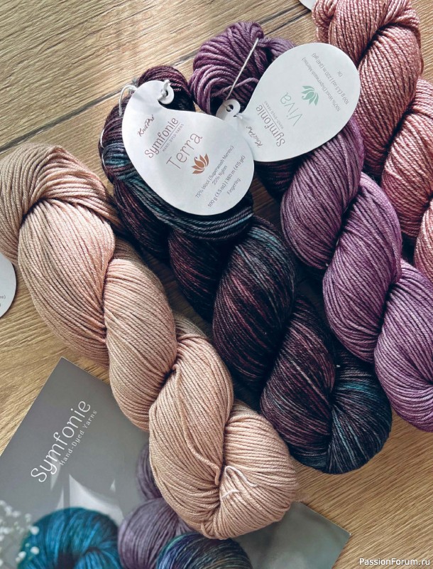 Вязаные проекты в книге &laquo;Реглан сверху&raquo;.