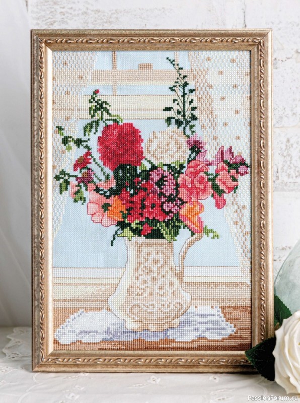 Коллекция вышивки в журнале «Just CrossStitch - June 2023»