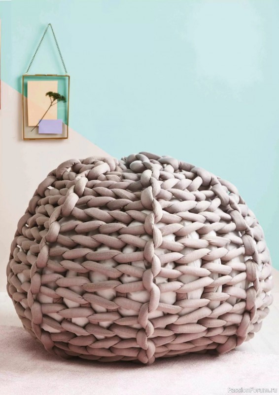 Коллекция проектов для рукодельниц в журнале «Mollie Makes Presents - Makes For The Home 2025»