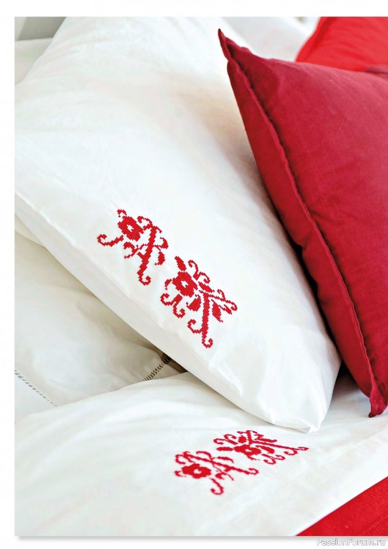 Коллекция вышивки в журнале «Cross Stitch Collection - The Ultimate Alphabets 2026»