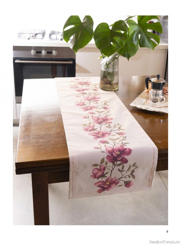 Коллекция вышивки в журнале &laquo;Profilo Punto Croce №12 2026&raquo;