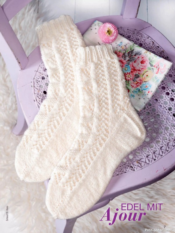 Вязаные проекты спицами в журнале «Sandra Sonderheft SA312 2025»