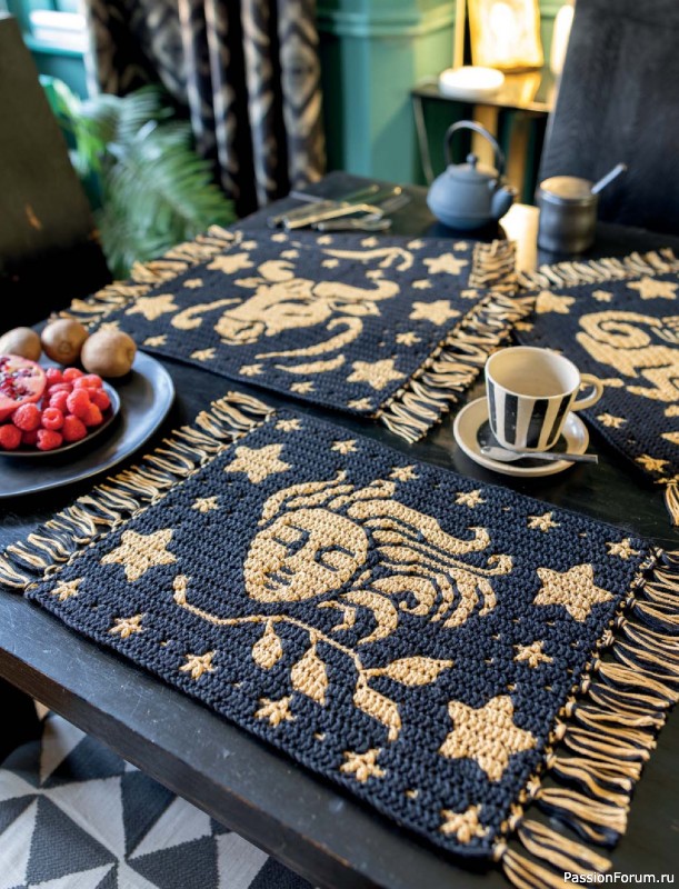 Вязаные проекты в книге &laquo;Zodiac Mosaic Crochet&raquo;.