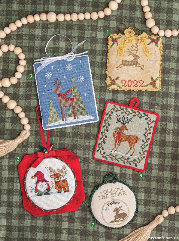 Коллекция вышивки в журнале «Just CrossStitch - Christmas Ornaments 2022»