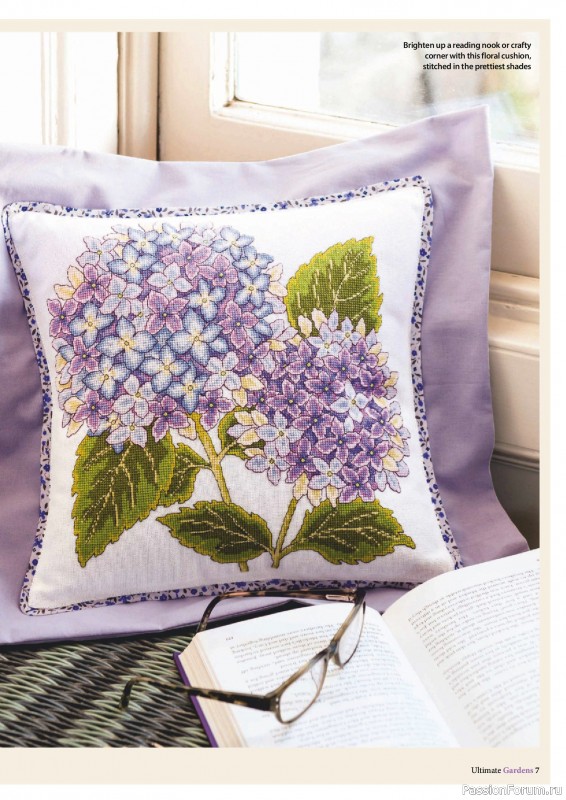 Коллекция вышивки в журнале «Ultimate Cross Stitch Gardens 2026»