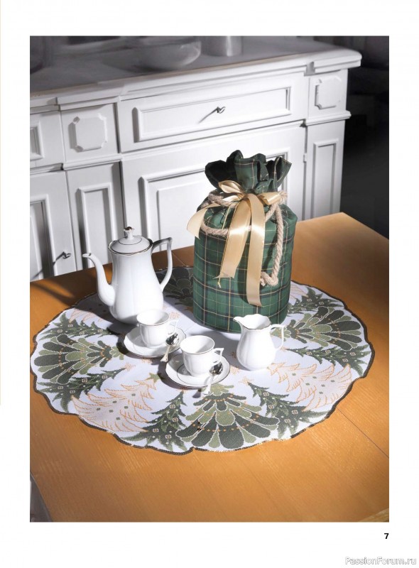 Коллекция вышивки в журнале «Profilo Punto Croce №10 2025»