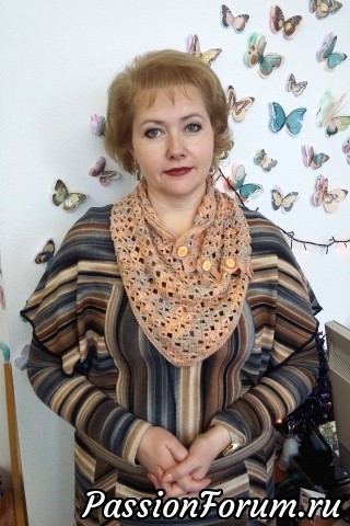 А этот шарфик вязался персонально к этому платью. Потому как в теплом платье сделали огромный вырез по шее. Платье "схватила" исключительно из-за его оригинальности. Вот и пришлось думать как закрыть шею. А этот шарфик вязался персонально к этому платью. Потому как в теплом платье сделали огромный вырез по шее. Платье "схватила" исключительно из-за его оригинальности. Вот и пришлось думать как закрыть шею.