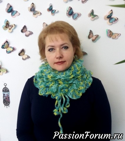 Подружке на день варенья. Это самый "затянутый" вариант ношения. В два оборота вокруг шеи и затянутые завязочки. Подружке на день варенья. Это самый "затянутый" вариант ношения. В два оборота вокруг шеи и затянутые завязочки.