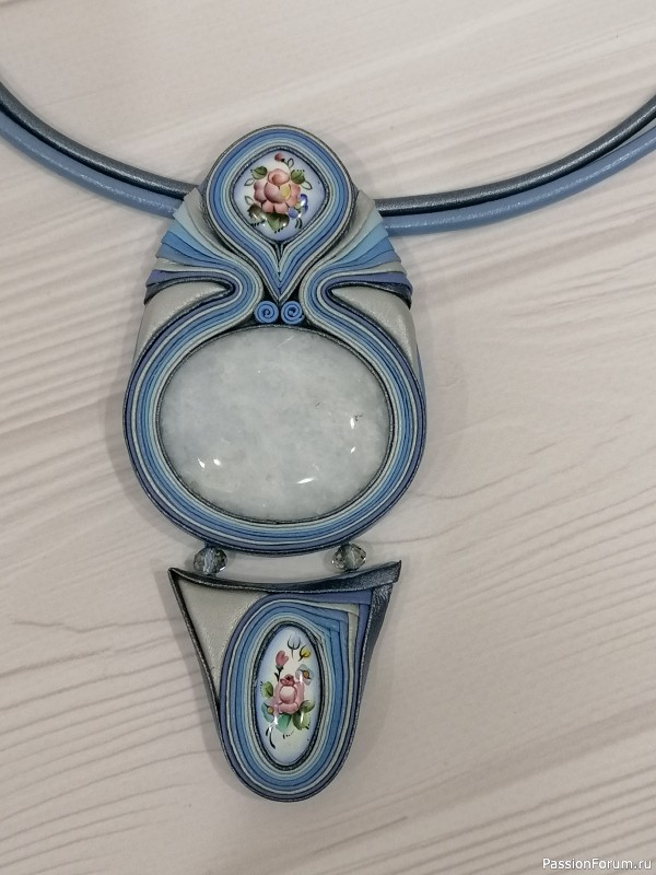 Кулон с Голубым кальцитом и Ростовской финифтью