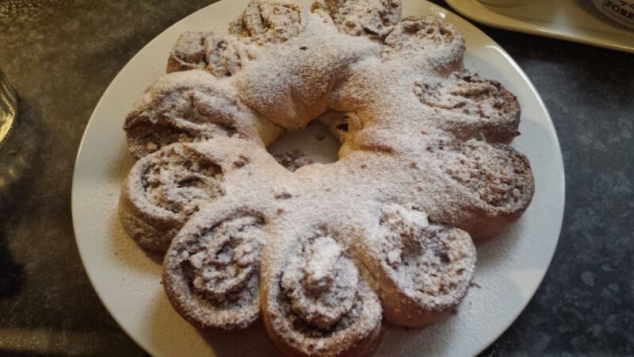 Рулет с орехами
