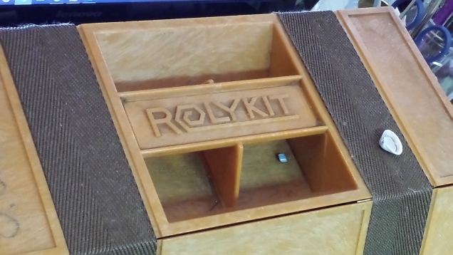 на ручке название "Роликовый сундук" на ручке название "Роликовый сундук"
