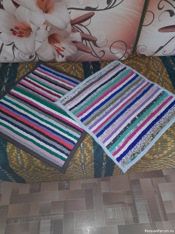 Новенькие коврики 50&times;50,на раме