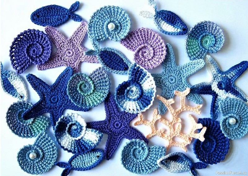 Эффектная сумка, декорированная морскими звездами и раковинами