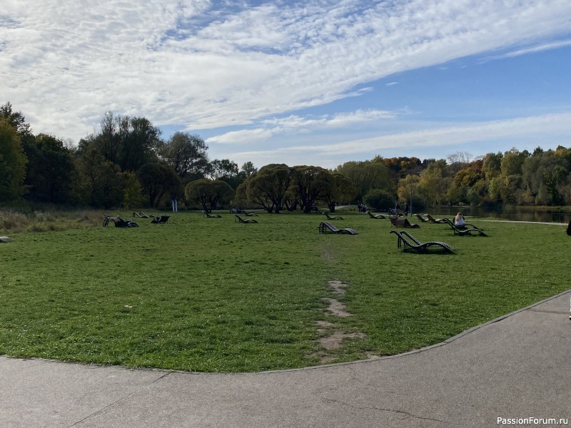А мы ищем семь москвичек в кокошниках))
