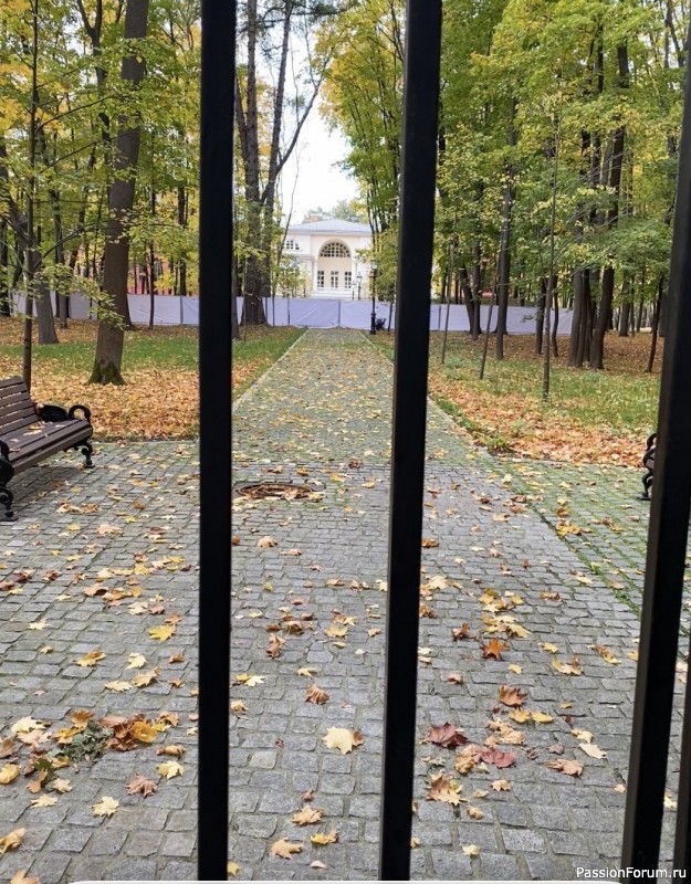 А мы ищем семь москвичек в кокошниках))
