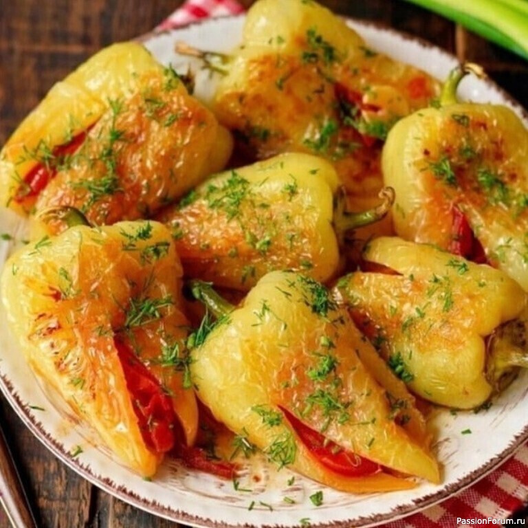 Жареный перец с чесноком и томатами!