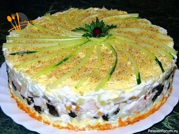 Слоеный закусочный торт