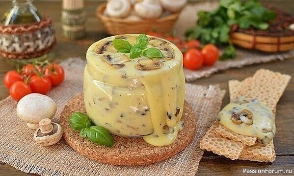 Плавленый, домашний, сыр с грибами