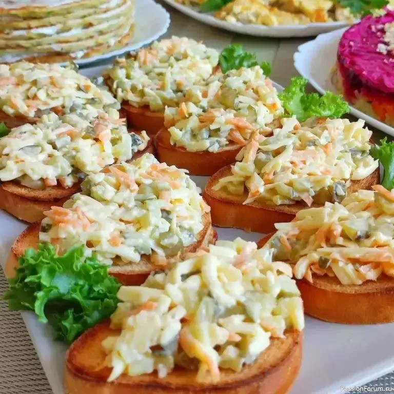 Бутерброды с сырным салатом