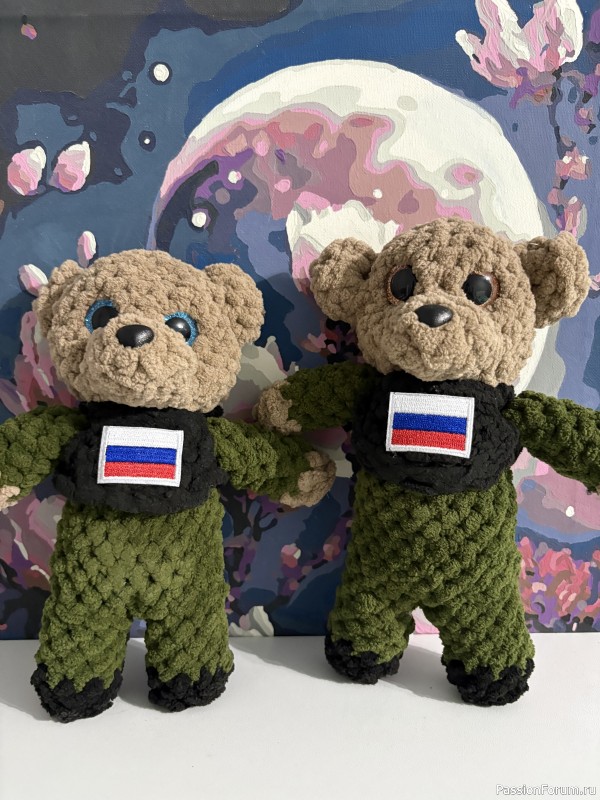 Вязаный мишка, ручная работа