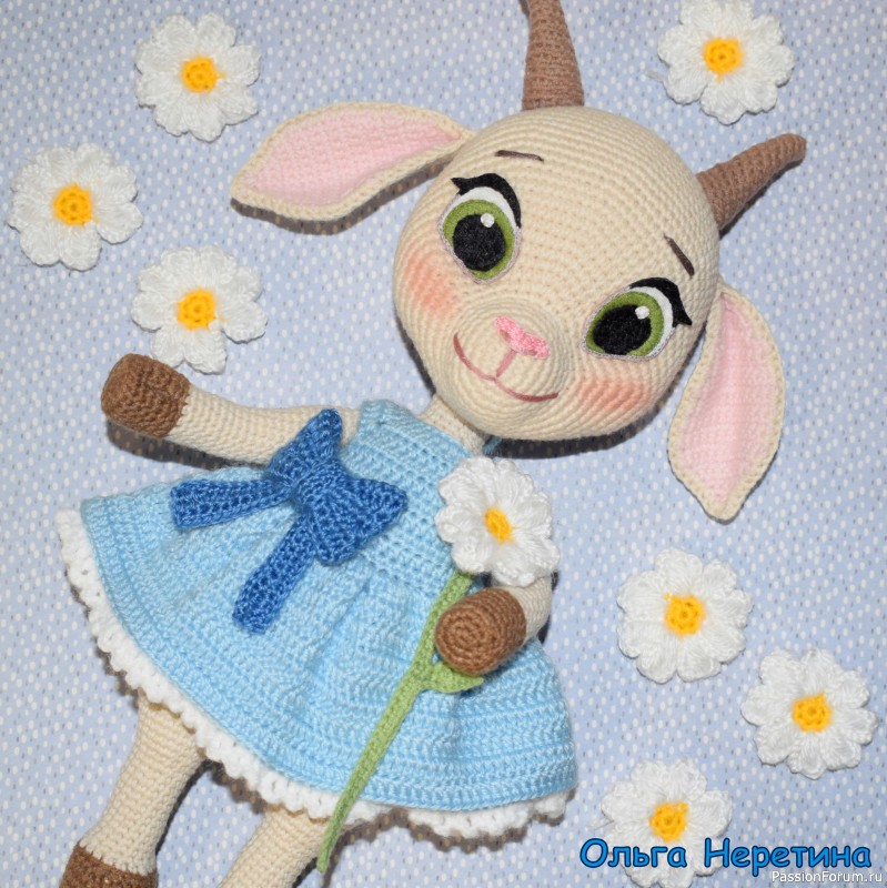 Новая игрушка - козочка.