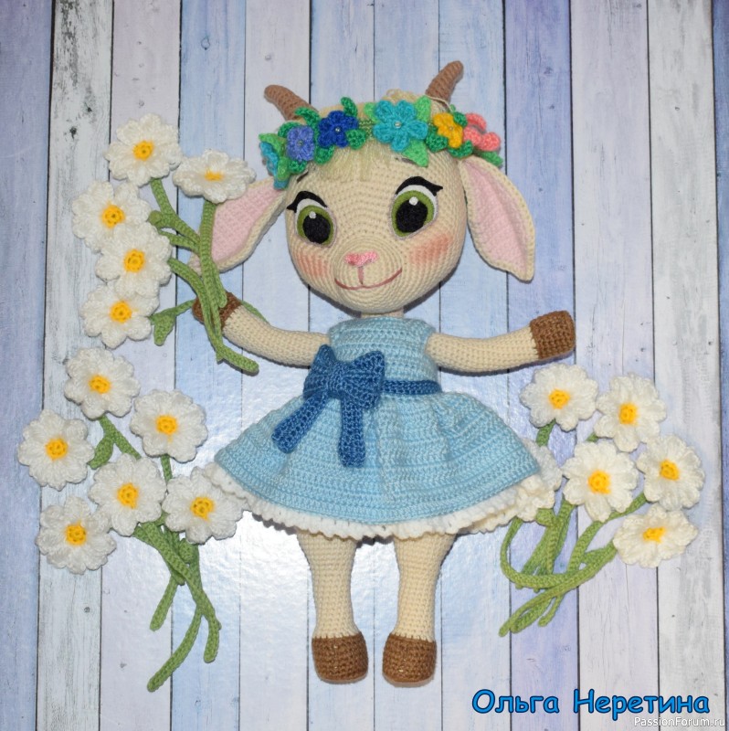 Новая игрушка - козочка.