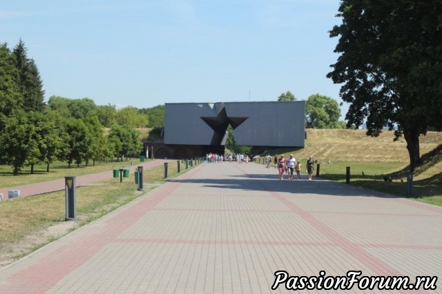 >
Я со школьных времён
мечтала побывать в
Брестской крепости.
Бог даст, я
обязательно ещё раз
съезжу туда. В 2010 г.
режиссёр Александр
Котт снял фильм
"Брестская крепость". >
Я со школьных времён
мечтала побывать в
Брестской крепости.
Бог даст, я
обязательно ещё раз
съезжу туда. В 2010 г.
режиссёр Александр
Котт снял фильм
"Брестская крепость".