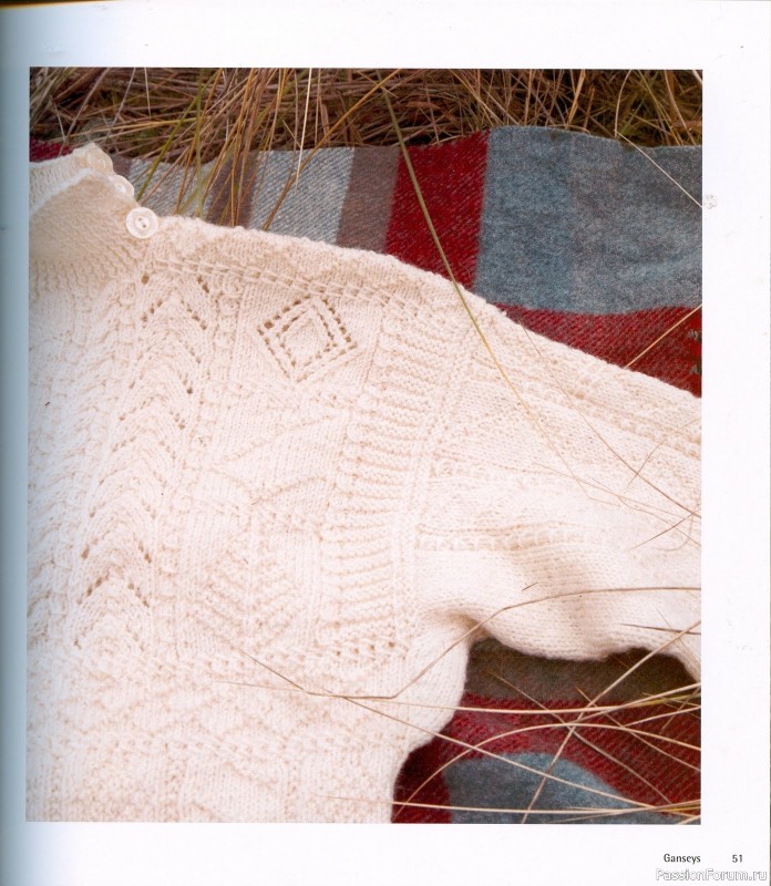 Country Weekend Knits: 25 Classic Patterns for Timeless Knitwear, 2008