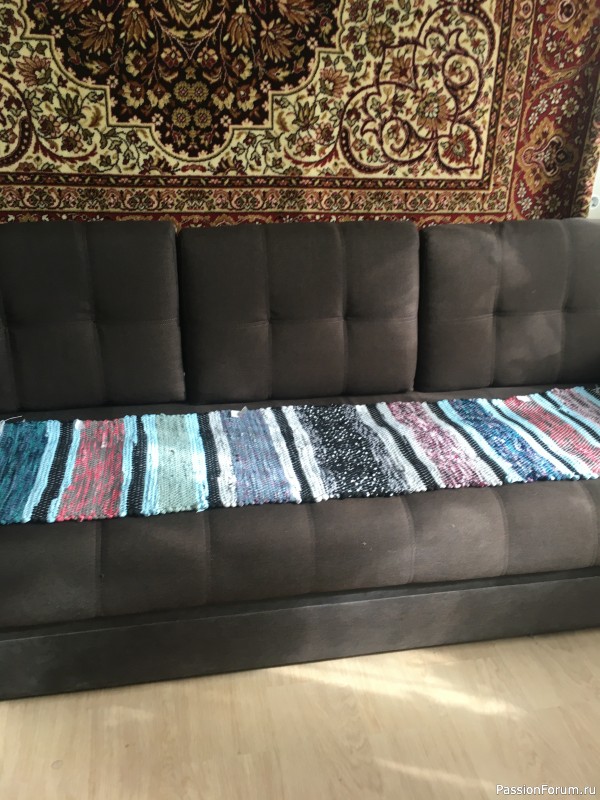 Ткачество половичков на настольном ткацком станке.