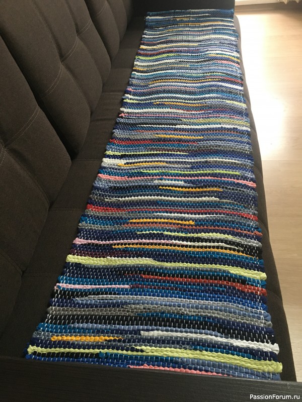 Ткачество половичков на настольном ткацком станке.