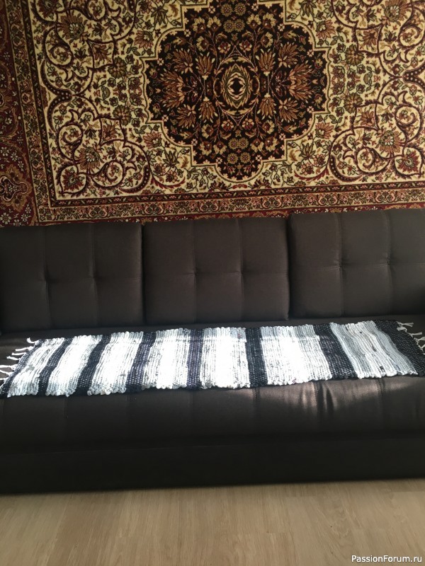 Ткачество половичков на настольном ткацком станке.