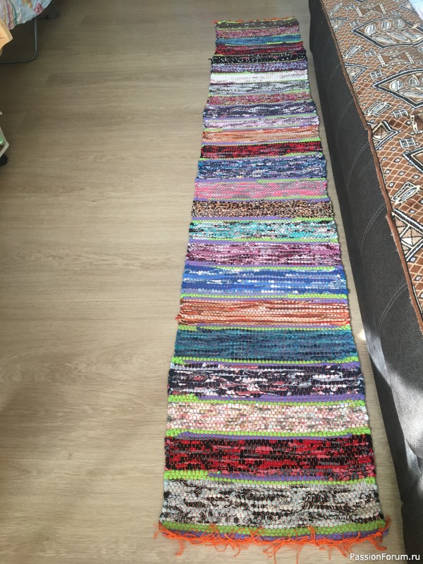 Ткачество половичков на настольном ткацком станке.