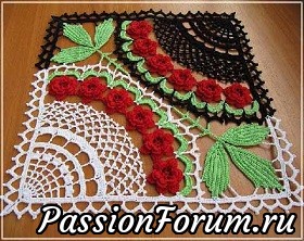 Красивая квадратная салфетка крючком с цветами. Отличный подарок на восьмое марта