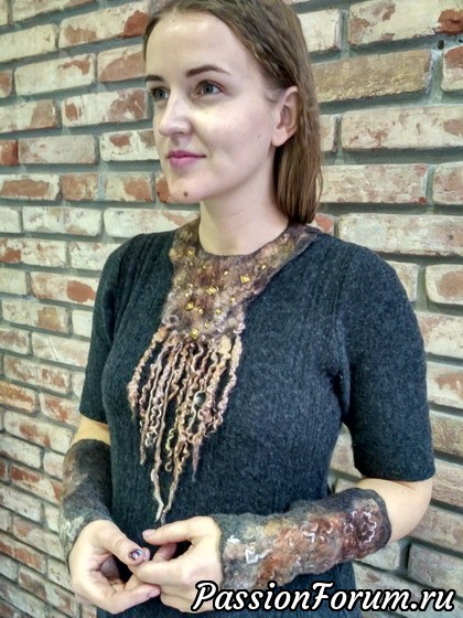 Этот воротник я делала под малахитовую курточку, ну заодно и митенки, как же без них. Тоже красила типа натурель, потому что настоящий цвет был не очень Этот воротник я делала под малахитовую курточку, ну заодно и митенки, как же без них. Тоже красила типа натурель, потому что настоящий цвет был не очень