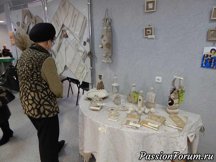 белорусские традиции в современном прочтении
в августе коллекция отправляется Гродно на областную выставку ремесленников, я подала заявку на звание мастера народного творчества Белоруссии, потом будет выставка в Минске. затем будут решать, давать ли....
Я продолжаю нарабатывать коллекцию, задумок много и идей белорусские традиции в современном прочтении
в августе коллекция отправляется Гродно на областную выставку ремесленников, я подала заявку на звание мастера народного творчества Белоруссии, потом будет выставка в Минске. затем будут решать, давать ли....
Я продолжаю нарабатывать коллекцию, задумок много и идей